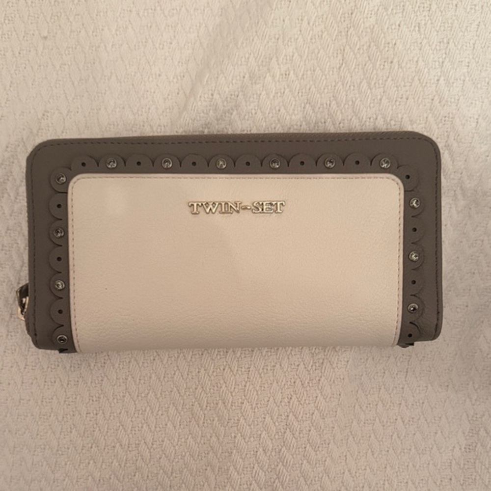 NEW Twin-Set Women's White and Grey Wallet